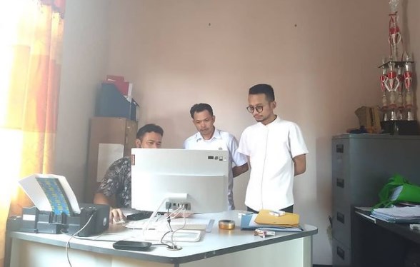 Kunjungan ke Desa Cijantra dan Presentasi Website Resmi SID Desa